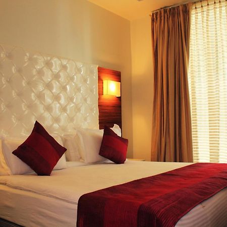 Hotel Ivory 32 New Delhi Buitenkant foto