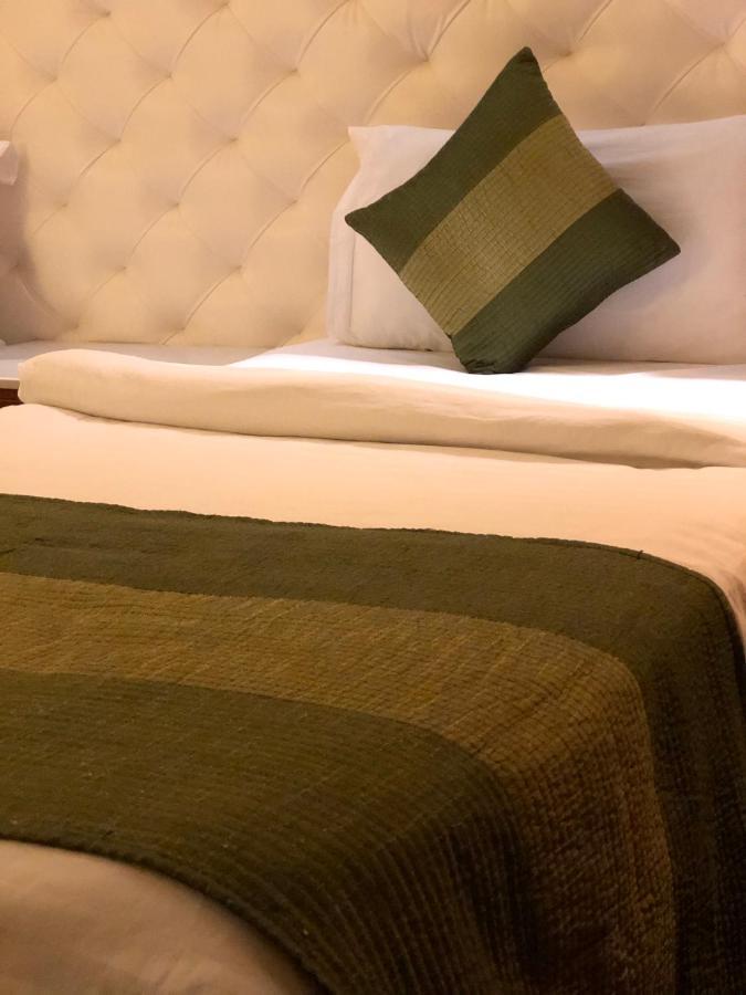 Hotel Ivory 32 New Delhi Buitenkant foto
