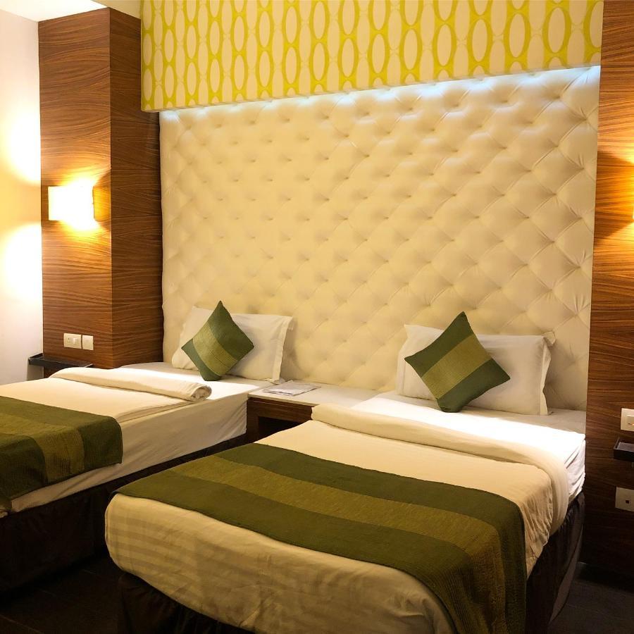 Hotel Ivory 32 New Delhi Buitenkant foto