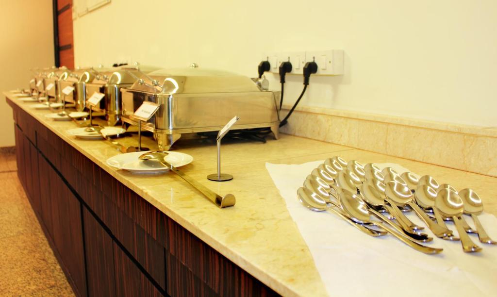 Hotel Ivory 32 New Delhi Buitenkant foto