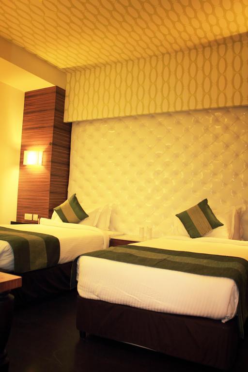 Hotel Ivory 32 New Delhi Buitenkant foto